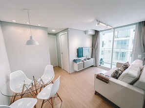 Leilighet – basic | Oppholdsområde | Flatskjerm-TV