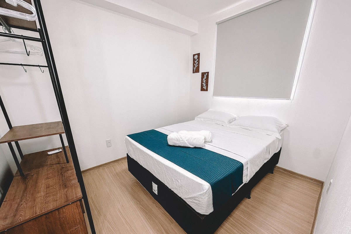 Lägenhet Basic | 2 sovrum, arbetsyta för laptop och gratis wi-fi