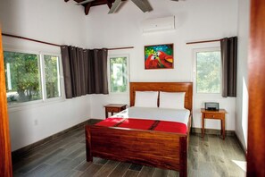 4 bedrooms, WiFi, bed sheets