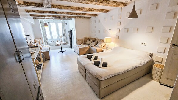 1 bedroom, WiFi, bed sheets