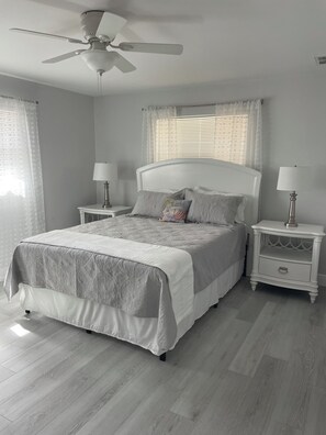 3 bedrooms, iron/ironing board, WiFi, bed sheets