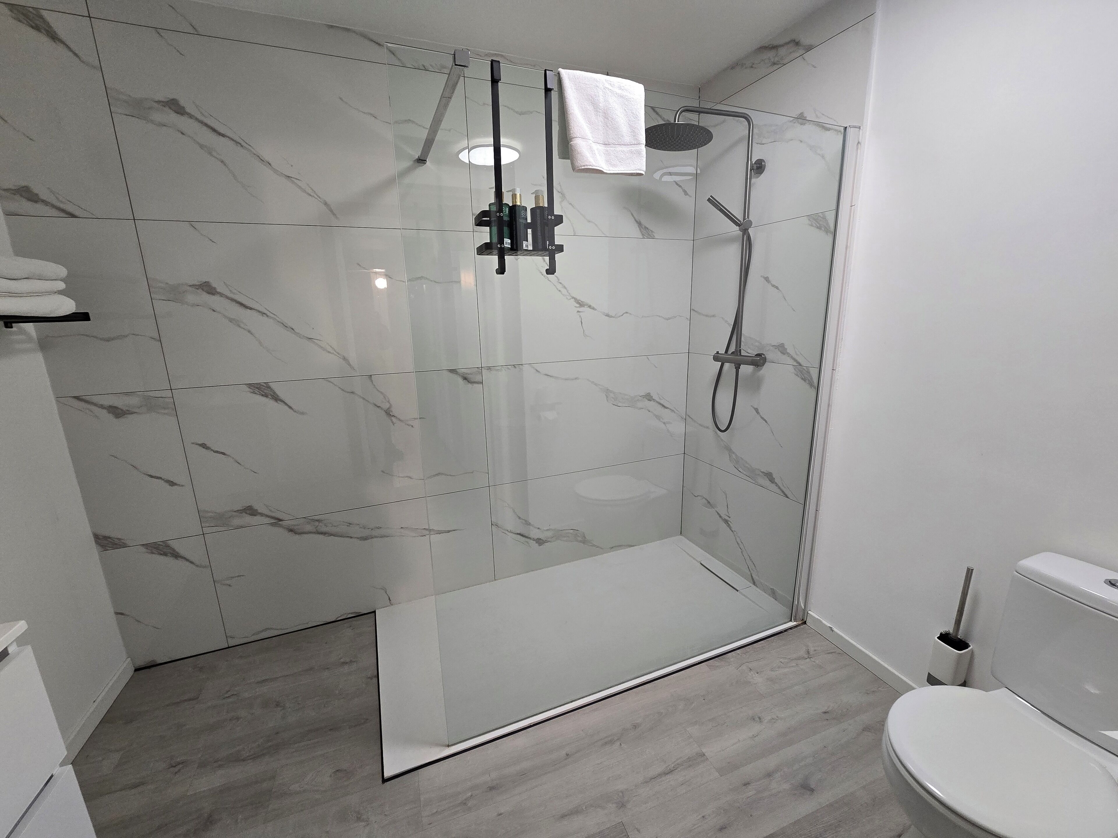 Hårtørrer, håndklæder