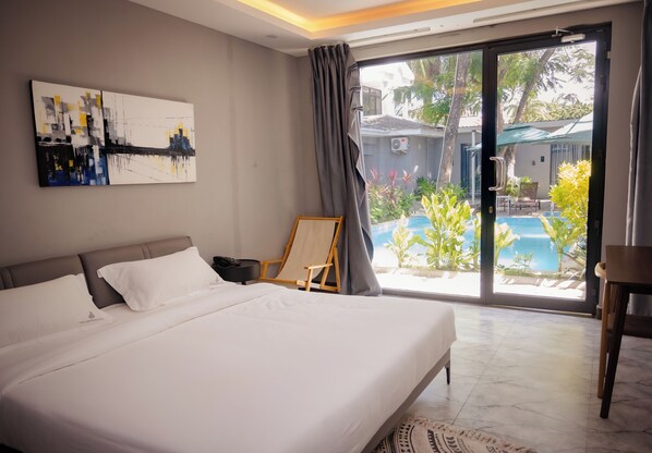 Lyxigt dubbelrum | Värdeförvaringsskåp på rummet, skrivbord och arbetsyta för laptop