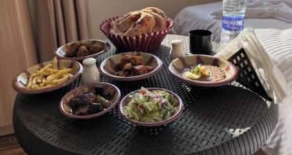 Double or Twin Room with Mountain View