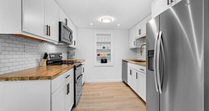 Coastal Cottage 2 Miles to the Beach