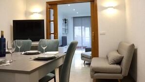 Dining - Apartment for groups with free parking  (Sevilla)