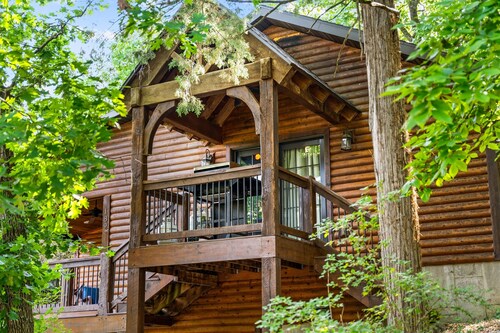 Sunrise Cottage | Cozy 2 Br Getaway w/ Hot Tub