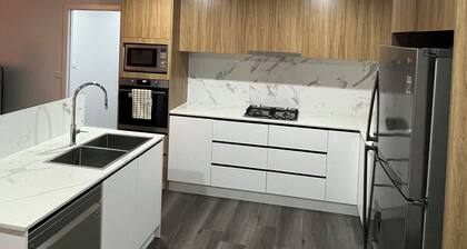 Modern 3-Bedroom Home, Belconnen â Free Parking