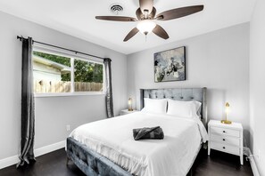 4 bedrooms, desk, iron/ironing board, free WiFi