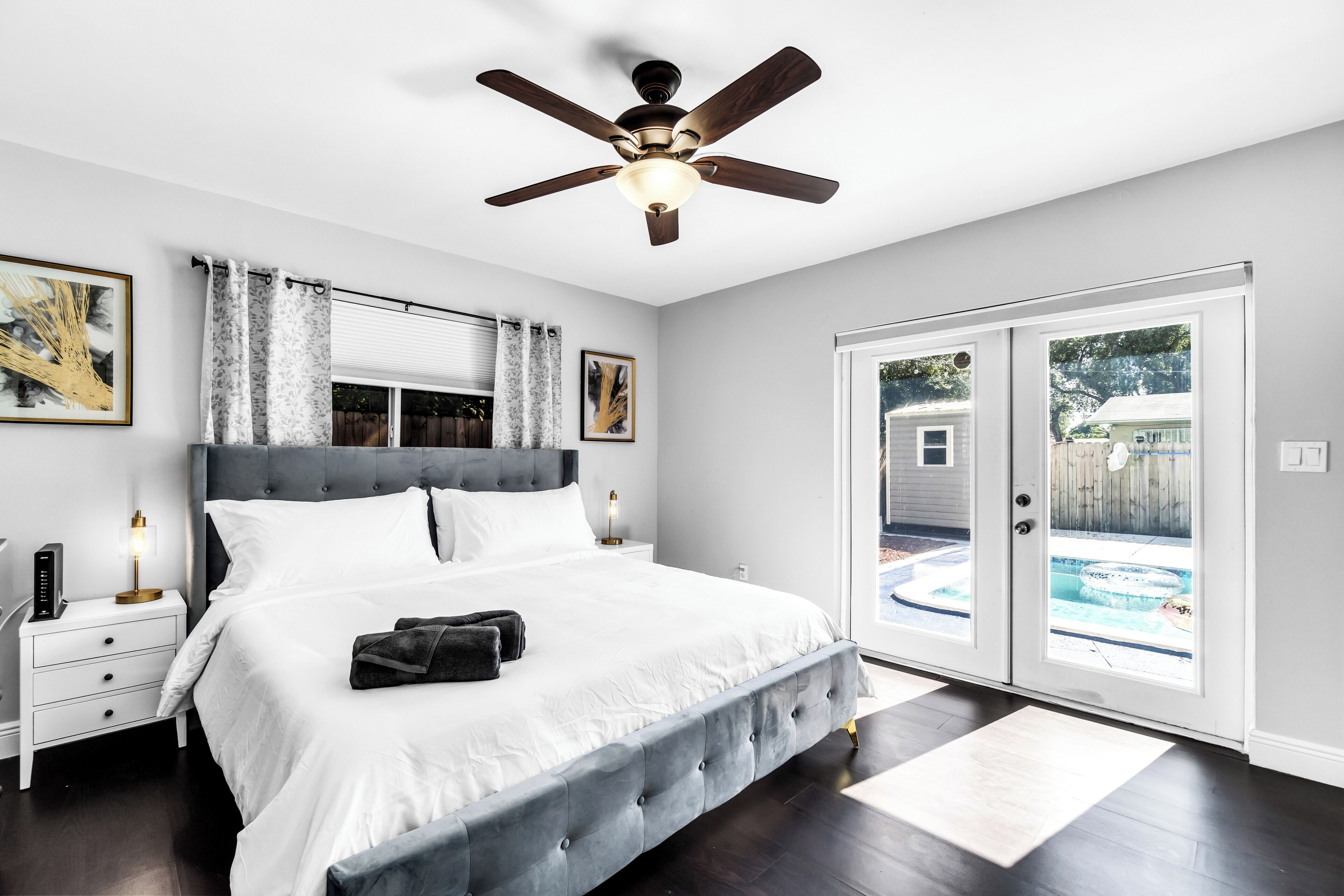 4 habitaciones, escritorio, tabla de planchar con plancha y wifi gratis 