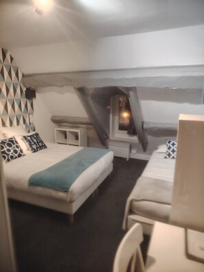 Työpöytä, ilmainen Wi-Fi