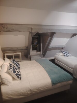 Työpöytä, ilmainen Wi-Fi