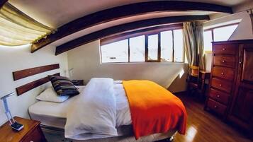 2 makuuhuonetta, silitysrauta/-lauta, Wi-Fi, vuodevaatteet