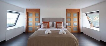 Woodside Barn-7-Bed with Hot Tub/Cinema/Games Room