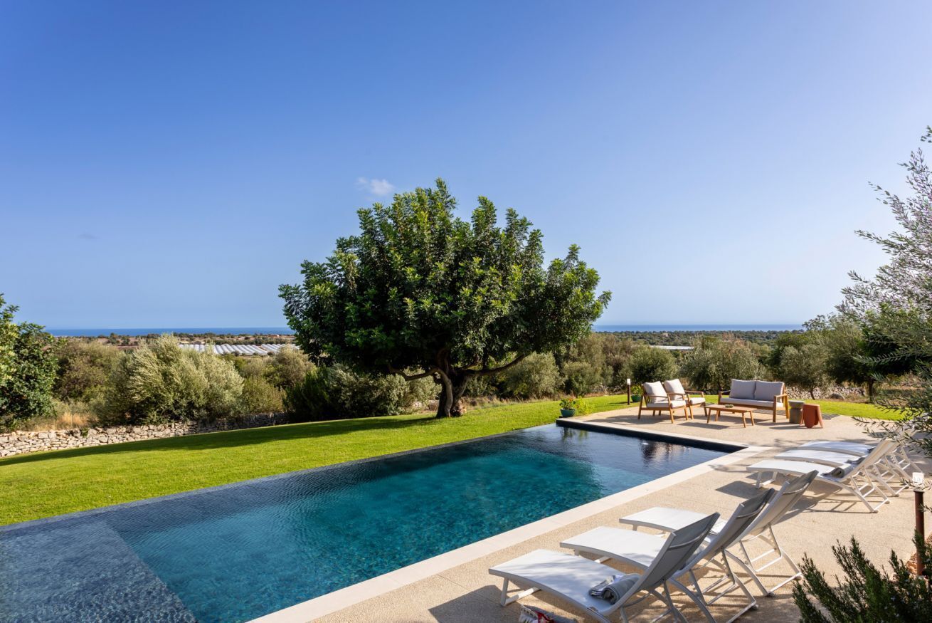 حمّام سباحة مُدفَّأ