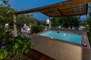 Terrace/patio - Beautiful villa with  pool, jacuzzi and panoramic view of the countryside. (Modica)