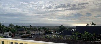 A Delightful Beach Loft with Panoramic Ocean View