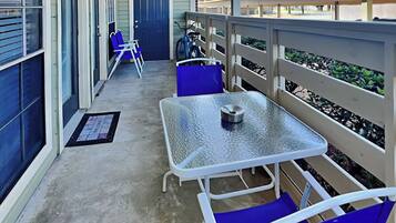 Condo (1 Bedroom) | Property amenity