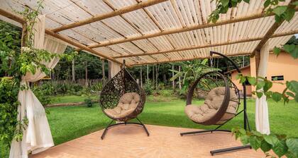 Ecological Chalet in Brumadinho 30 minutes from BH. Bath, Kitchen, Deck and Pet Friendly