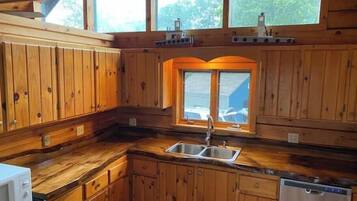 Micro-ondes, four, plaque de cuisson, lave-vaisselle