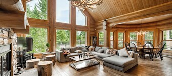 Chalet White Rabbit at Fiddler Lake with private spa, sauna, and pool