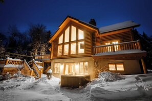 Exterior - Chalet Golden Bear at Fiddler Lake with spa, sauna, and private pool (Mille-Isles)