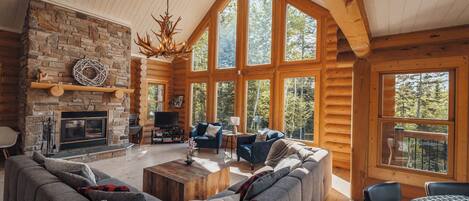 Smart TV, fireplace, DVD player, ping pong