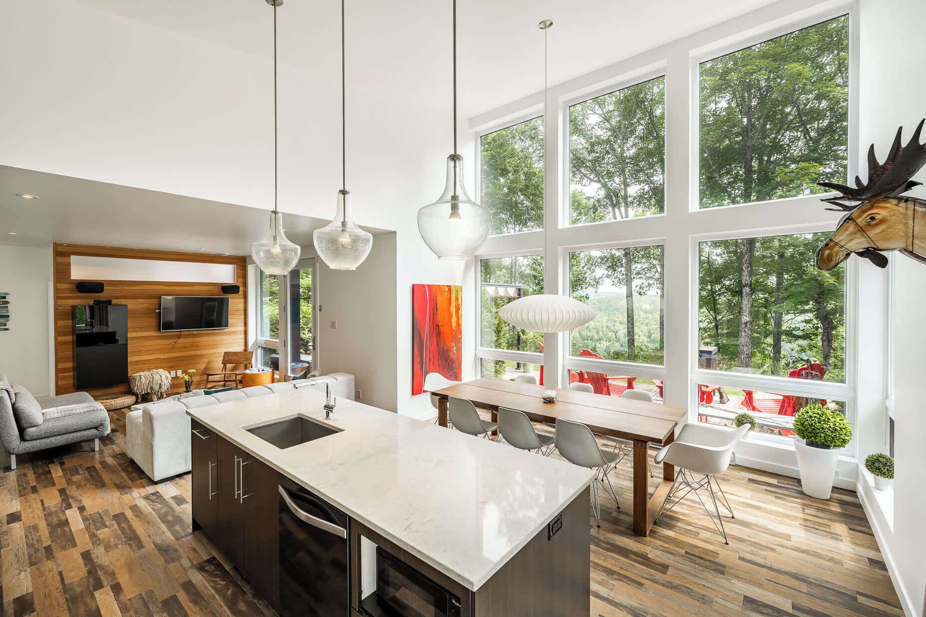 المنشأة من الداخل