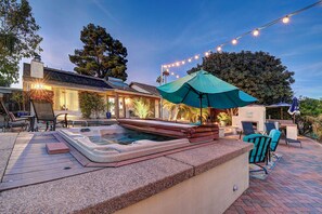 Terrace/patio - Mesa Lake Front House With Pool and Hot Tub! (Mesa)