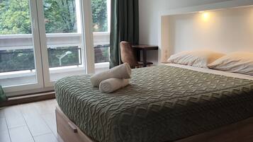 3 chambres, fer et planche à repasser, Wi-Fi, draps fournis