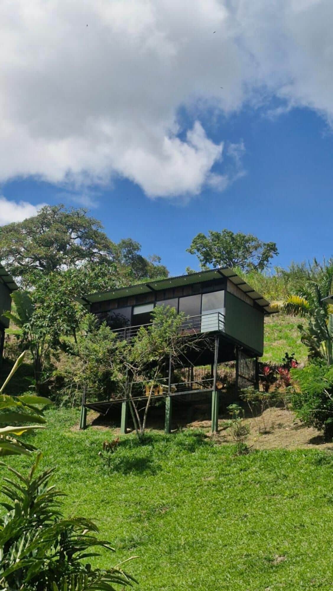 المنشأة من الخارج