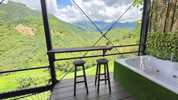 Cabaña, 1 cama matrimonial, hidromasaje, vista a la montaña | Terraza o patio