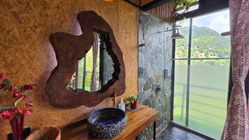 Cabin, 1 Double Bed, Hot Tub, Mountain View | Bathroom