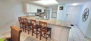 Fridge, microwave, oven, stovetop - Direct beach front &  Resort like heated pool (South Padre Island)