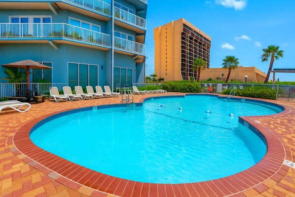 Pool - * BBQ * Cozy * Walkable Location Beachfront (South Padre Island)
