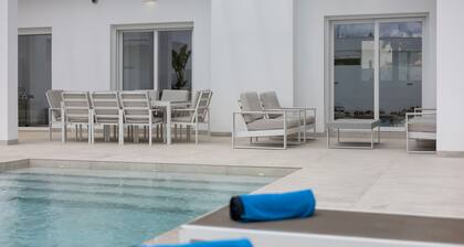 Villa 'Miami' con vistas al lago, Wi-Fi y aire acondicionado
