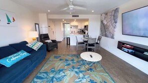 TV - Beachfront Larger Corner Unit | Balcony | Pool (South Padre Island)
