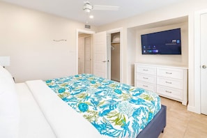 1 bedroom, iron/ironing board, WiFi, bed sheets - Beachfront Larger Corner Unit | Balcony | Pool (South Padre Island)