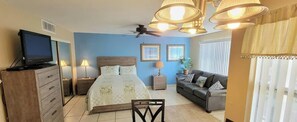 1 bedroom, iron/ironing board, WiFi, bed sheets - Great Pool " Beach Access " Small Family Perfect (South Padre Island)