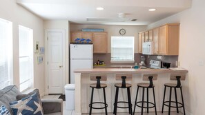 Interior - EZ Access 1st Floor  " 5 mins to Beach " Pool (South Padre Island)