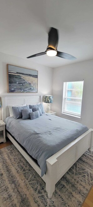 3 habitaciones, tabla de planchar con plancha, wifi y ropa de cama 
