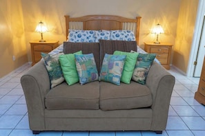 2 slaapkamers, een strijkplank/strijkijzer, wifi, beddengoed