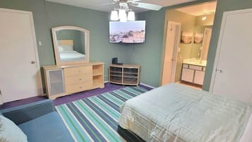 3 habitaciones, tabla de planchar con plancha, wifi y ropa de cama