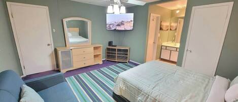 3 chambres, fer et planche à repasser, Wi-Fi, draps fournis