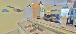 Interior - * Patio to Pool * Walk to Beach * Fresh Like New (South Padre Island)