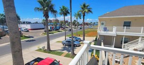 Property grounds - * Patio to Pool * Walk to Beach * Fresh Like New (South Padre Island)
