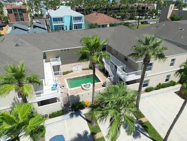 Pool - * Patio to Pool * Walk to Beach * Fresh Like New (South Padre Island)