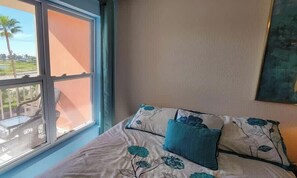 2 slaapkamers, een strijkplank/strijkijzer, wifi, beddengoed