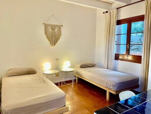 3 bedrooms, free WiFi, bed sheets - 2.2. Ses Roques Vermelles - Menorca (IB)