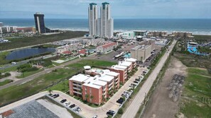 Exterior - * Like New Killer Patio * Stunner close to Beach (South Padre Island)